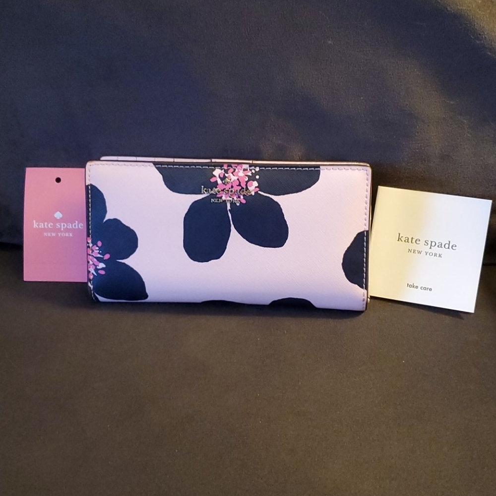 Kate Spade Slim bilfold wallet